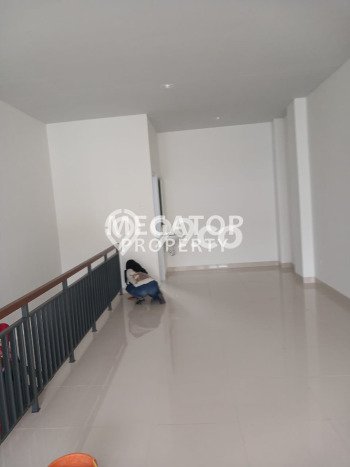 Ruko For Rent di BSD City, Luas 177m², Area Komersial, Akses Strategis Ruko For Rent di BSD City, Luas 177m², Area Komersial, Akses Strategis