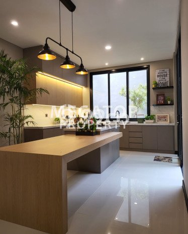 Ready to Use! Luxury House LT 200m2 Desain Elegan di BSD Ready to Use! Luxury House LT 200m2 Desain Elegan di BSD