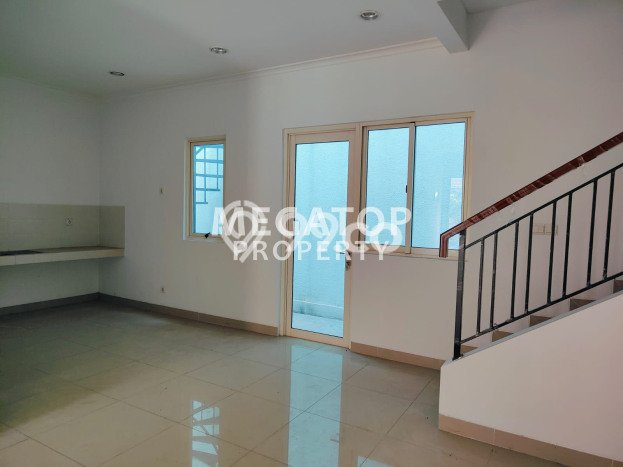 Rumah 4 KT 3 KM Dekat Kampus di Gading Serpong, Tangerang Rumah 4 KT 3 KM Dekat Kampus di Gading Serpong, Tangerang