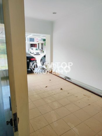 Rumah 4 KT 3 KM Dekat Kampus di Gading Serpong, Tangerang Rumah 4 KT 3 KM Dekat Kampus di Gading Serpong, Tangerang