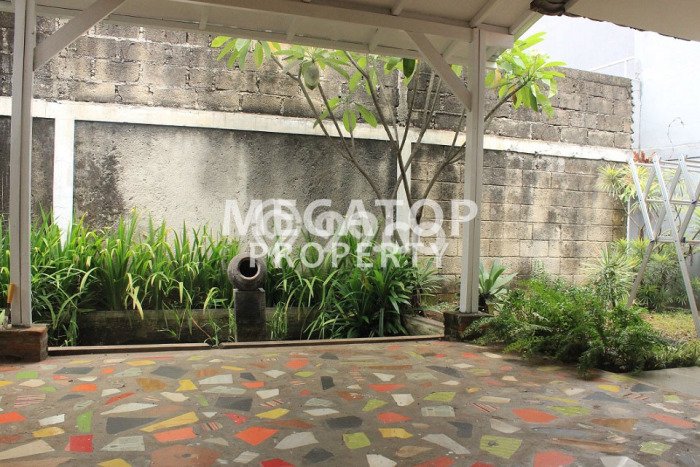 Rumah Asri area BSD Kencana Loka, 1 KM, Area Strategis, Luas 200m² Bangunan 105m² Rumah Asri area BSD Kencana Loka, 1 KM, Area Strategis, Luas 200m² Bangunan 105m²