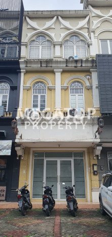 LOKASI PREMIUM! Ruko Kawasan Gading Serpong, Luas 85m², Area Niaga LOKASI PREMIUM! Ruko Kawasan Gading Serpong, Luas 85m², Area Niaga
