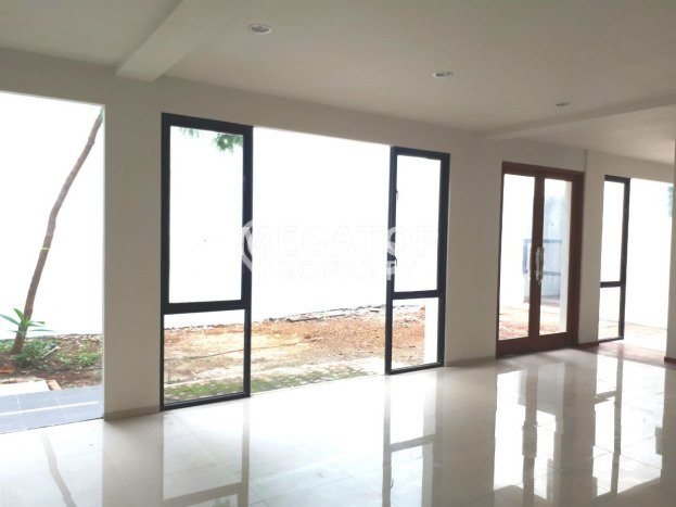 Rumah Luxury Modern Siap Huni di Bintaro Tangerang Selatan Rumah Luxury Modern Siap Huni di Bintaro Tangerang Selatan