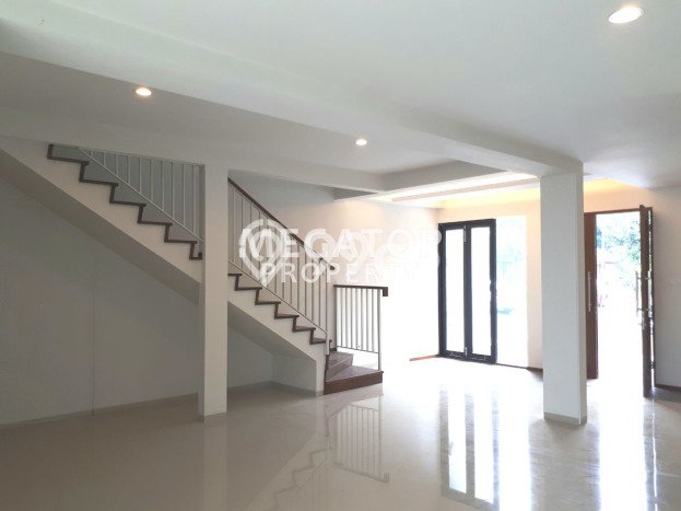 Rumah Luxury Modern Siap Huni di Bintaro Tangerang Selatan Rumah Luxury Modern Siap Huni di Bintaro Tangerang Selatan