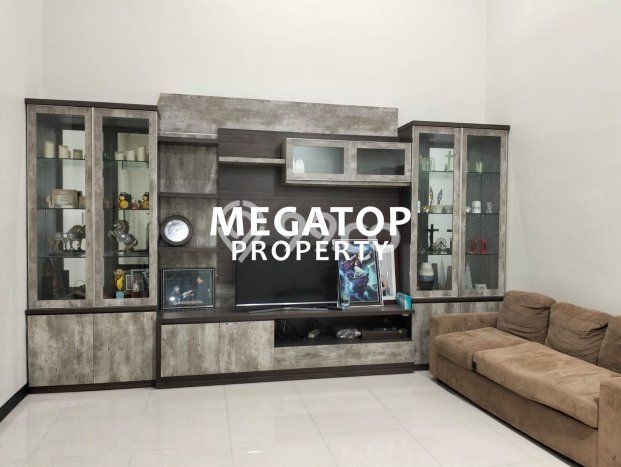 Rumah Strategis Modern Lb 190m2 di Pinang, Tangerang Rumah Strategis Modern Lb 190m2 di Pinang, Tangerang