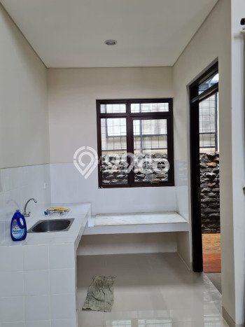 Disewakan! Rumah 2 Kamar Tidur &
1 Kamar Mandi di Sentul, Bogor Disewakan! Rumah 2 Kamar Tidur &
1 Kamar Mandi di Sentul, Bogor
