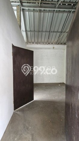 Rumah Mewah LB 220m2 Siap Huni Desain Elegan di Pulo Asem, Jakarta Timur Rumah Mewah LB 220m2 Siap Huni Desain Elegan di Pulo Asem, Jakarta Timur