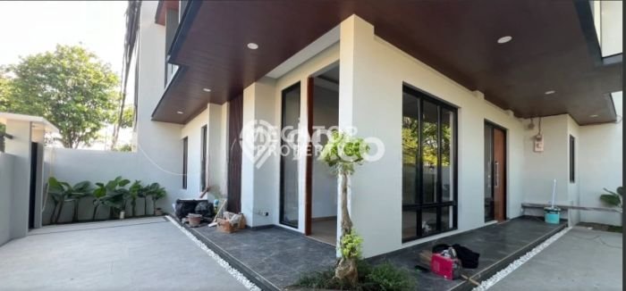 For Sale Rumah Elit Exclusive di BSD, Tangerang Selatan For Sale Rumah Elit Exclusive di BSD, Tangerang Selatan