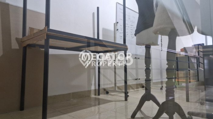 LOKASI PREMIUM! Ruko Kawasan Gading Serpong, Luas 85m², Area Niaga LOKASI PREMIUM! Ruko Kawasan Gading Serpong, Luas 85m², Area Niaga