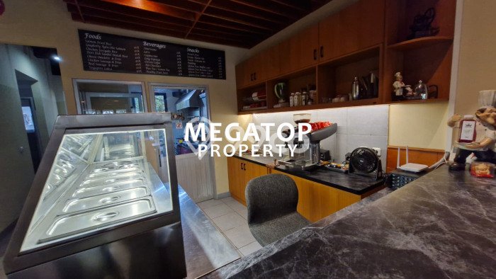 AREA BISNIS! Ruko Kawasan , Luas 225m2m², Mainroad, Strategis AREA BISNIS! Ruko Kawasan , Luas 225m2m², Mainroad, Strategis