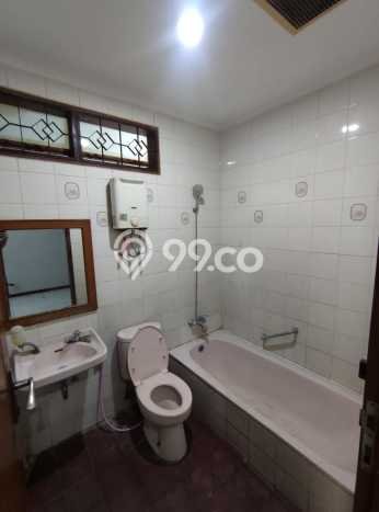 UNIT SPESIAL! Rumah di Batununggal, 2 KM, Akses Pusat Kota, LT 216m2m² LB 120m2m² UNIT SPESIAL! Rumah di Batununggal, 2 KM, Akses Pusat Kota, LT 216m2m² LB 120m2m²