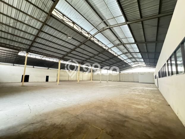 Gudang Disewa di Bandung dengan LB 3200m2 Area Komersial Ramai Gudang Disewa di Bandung dengan LB 3200m2 Area Komersial Ramai