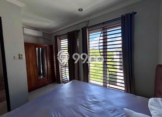 Disewakan! Rumah 3 Kamar Tidur &
2 Kamar Mandi di Ungasan, Badung Disewakan! Rumah 3 Kamar Tidur &
2 Kamar Mandi di Ungasan, Badung