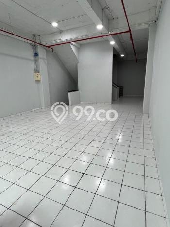 Ruko Disewa di Jakarta Barat dengan LB 270m2 Area Komersial Ramai Ruko Disewa di Jakarta Barat dengan LB 270m2 Area Komersial Ramai