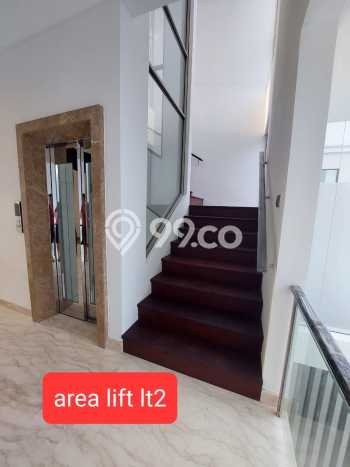 Disewakan! Rumah 4 Kamar Tidur &
4 Kamar Mandi di Pantai Indah Kapuk, Jakarta Utara Disewakan! Rumah 4 Kamar Tidur &
4 Kamar Mandi di Pantai Indah Kapuk, Jakarta Utara