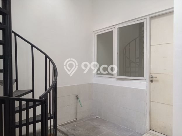 Rumah di Manyar, Siap Huni, LT 160m² Rumah di Manyar, Siap Huni, LT 160m²
