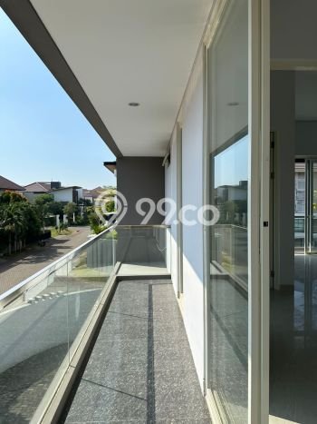 Dijual Rumah Luas Elegan Dengan View Cantik di kertajaya, Surabaya Dijual Rumah Luas Elegan Dengan View Cantik di kertajaya, Surabaya