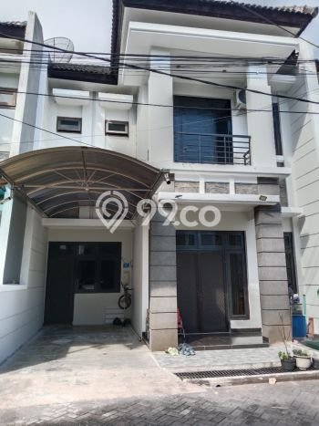 LOKASI TERBAIK! Rumah kawasan Manyar, 3 KT, Lingkungan Elite, LT 97m² Bangunan 127m² LOKASI TERBAIK! Rumah kawasan Manyar, 3 KT, Lingkungan Elite, LT 97m² Bangunan 127m²
