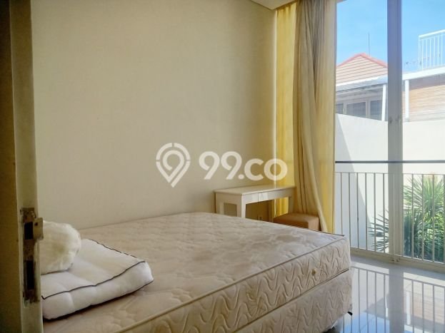 LOKASI STRATEGIS! Rumah kawasan Pakuwon City, Akses ke Tol, 2 KM, Luas 126m² Bangunan 150m² LOKASI STRATEGIS! Rumah kawasan Pakuwon City, Akses ke Tol, 2 KM, Luas 126m² Bangunan 150m²