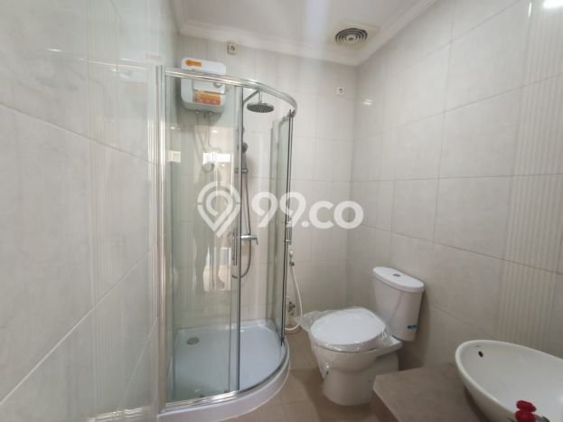 Dijual Cepat Rumah 4 KT 3 KM di Lokasi Premium , Surabaya Dijual Cepat Rumah 4 KT 3 KM di Lokasi Premium , Surabaya