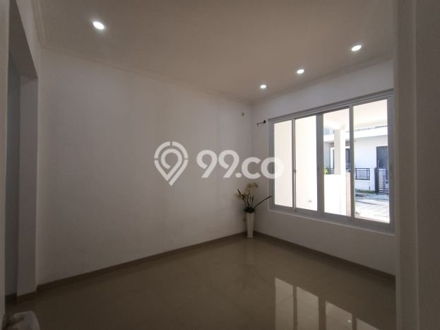 Dijual Cepat Rumah 4 KT 3 KM di Lokasi Premium , Surabaya Dijual Cepat Rumah 4 KT 3 KM di Lokasi Premium , Surabaya