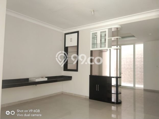 Jual Rumah Luas Elegan Dengan View Eksklusif di Pakuwon City, Surabaya Jual Rumah Luas Elegan Dengan View Eksklusif di Pakuwon City, Surabaya
