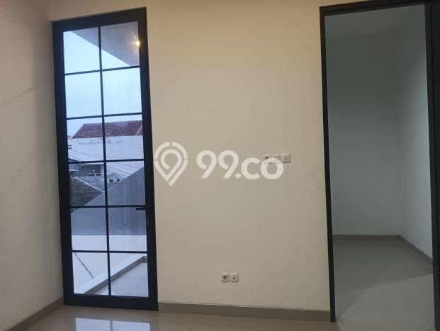 Rumah di Mulyosari, Luas 84m², LB 130m² Rumah di Mulyosari, Luas 84m², LB 130m²