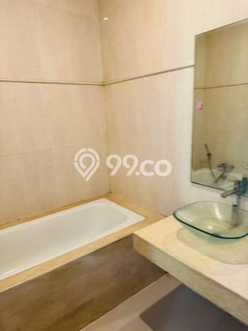 Disewakan! Rumah 3 Kamar Tidur &
3 Kamar Mandi di Pakuwon CIty, Surabaya Disewakan! Rumah 3 Kamar Tidur &
3 Kamar Mandi di Pakuwon CIty, Surabaya