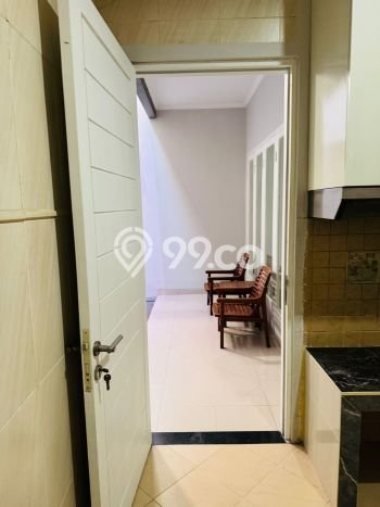 Disewakan! Rumah 3 Kamar Tidur &
3 Kamar Mandi di Pakuwon CIty, Surabaya Disewakan! Rumah 3 Kamar Tidur &
3 Kamar Mandi di Pakuwon CIty, Surabaya