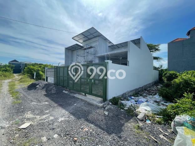 Rumah Menguntungkan di , Dekat Kawasan Bisnis, Surabaya - LT 200m2m² Rumah Menguntungkan di , Dekat Kawasan Bisnis, Surabaya - LT 200m2m²