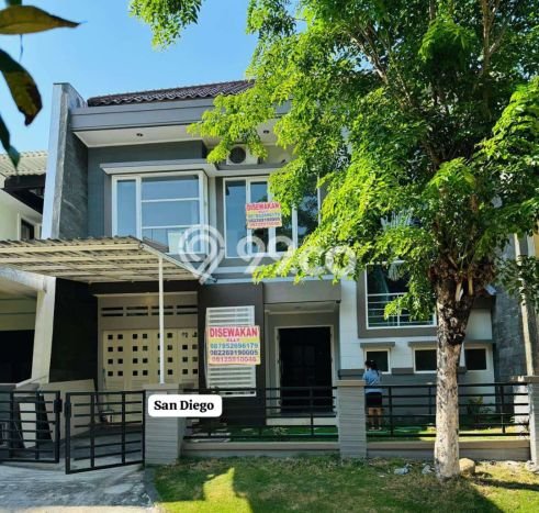 Disewakan! Rumah 3 Kamar Tidur &
3 Kamar Mandi di Pakuwon CIty, Surabaya Disewakan! Rumah 3 Kamar Tidur &
3 Kamar Mandi di Pakuwon CIty, Surabaya