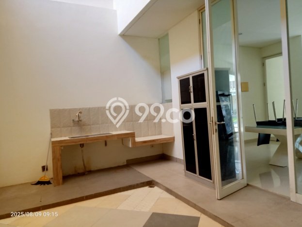 BEST CHOICE! Rumah di Pakuwon City, 3 KM, Dekat Sekolah, Luas 128m² Bangunan 120m² BEST CHOICE! Rumah di Pakuwon City, 3 KM, Dekat Sekolah, Luas 128m² Bangunan 120m²