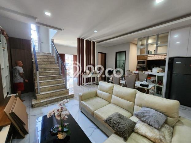 Rumah Elit LB 240m2 Siap Pakai Desain Elegan di Pantai Indah Kapuk, Jakarta Utara Rumah Elit LB 240m2 Siap Pakai Desain Elegan di Pantai Indah Kapuk, Jakarta Utara