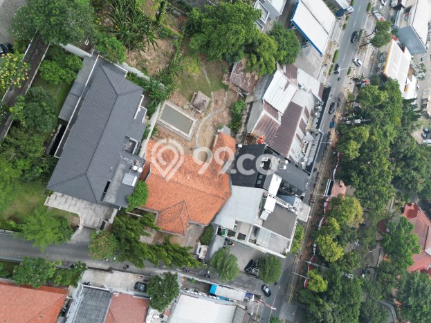 Ready to Use! Premium House LT 2040m2 Desain Elegan di Kemang Ready to Use! Premium House LT 2040m2 Desain Elegan di Kemang