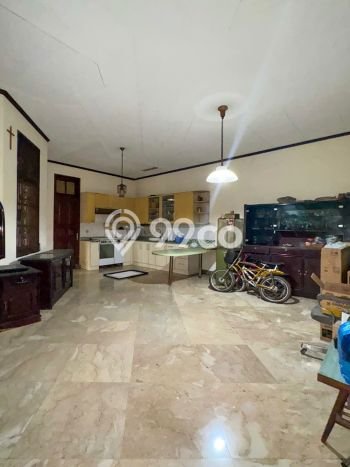 Siap Huni Rumah Mewah 8 Kamar di Kebayoran Baru Dekat ke Mana Pun Siap Huni Rumah Mewah 8 Kamar di Kebayoran Baru Dekat ke Mana Pun