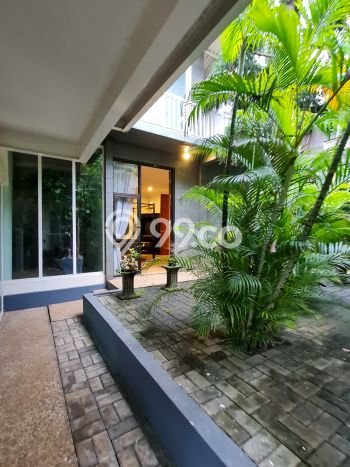 Rumah Mewah LB 2000m2 Siap Pakai Desain Elegan di Bintaro, Jakarta Selatan Rumah Mewah LB 2000m2 Siap Pakai Desain Elegan di Bintaro, Jakarta Selatan