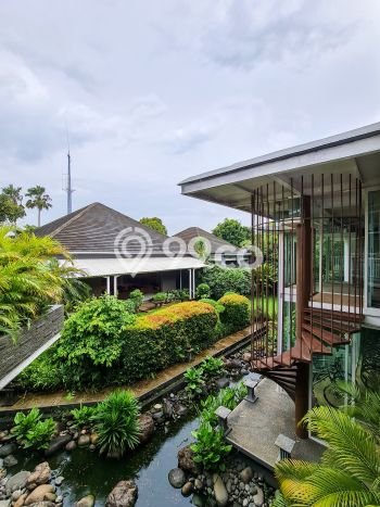 Rumah Mewah LB 2000m2 Siap Pakai Desain Elegan di Bintaro, Jakarta Selatan Rumah Mewah LB 2000m2 Siap Pakai Desain Elegan di Bintaro, Jakarta Selatan