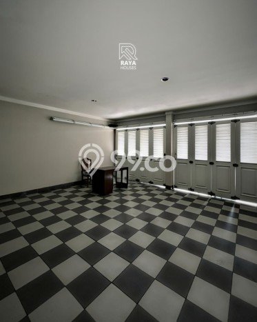 Ready to Use! Luxury House LT 696m2 Desain Elegan di Kemang Ready to Use! Luxury House LT 696m2 Desain Elegan di Kemang