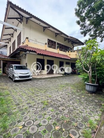 Siap Huni Rumah Mewah 8 Kamar di Kebayoran Baru Dekat ke Mana Pun Siap Huni Rumah Mewah 8 Kamar di Kebayoran Baru Dekat ke Mana Pun