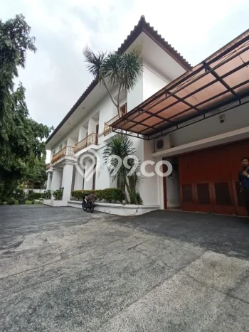 Rumah Mewah Siap Huni LT 587m2 di Kebayoran Lama, Jakarta Selatan Rumah Mewah Siap Huni LT 587m2 di Kebayoran Lama, Jakarta Selatan