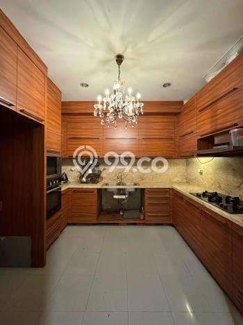 Dijual Rumah Mewah Megah Dengan View Eksklusif di Simprug, Jakarta Selatan Dijual Rumah Mewah Megah Dengan View Eksklusif di Simprug, Jakarta Selatan