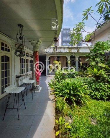Siap Huni Rumah Mewah 6 Kamar di Kebayoran Baru Dekat ke Mana Pun Siap Huni Rumah Mewah 6 Kamar di Kebayoran Baru Dekat ke Mana Pun