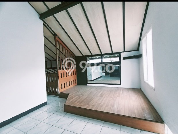 Rumah Luas Asri 5 KT Siap Huni di Sarijadi Bandung Rumah Luas Asri 5 KT Siap Huni di Sarijadi Bandung