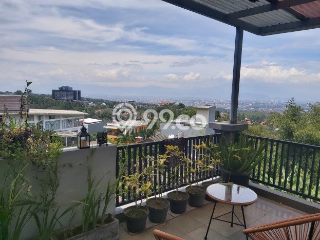 Properti Berkualitas! Vila di Coblong, Luas 267m2m², Kualitas Prima Properti Berkualitas! Vila di Coblong, Luas 267m2m², Kualitas Prima