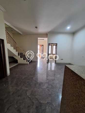 Dijual Hunian Rumah Nyaman 5 Kamar di Gading Serpong, Tangerang Dijual Hunian Rumah Nyaman 5 Kamar di Gading Serpong, Tangerang