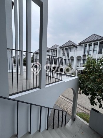 Rumah sewa siap pakai 4 KT di BSD, Tangerang Rumah sewa siap pakai 4 KT di BSD, Tangerang