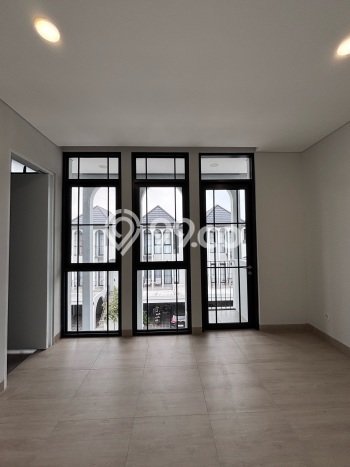 Rumah sewa siap pakai 4 KT di BSD, Tangerang Rumah sewa siap pakai 4 KT di BSD, Tangerang