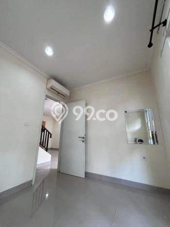 SPECIAL LISTING! Rumah area Gading Serpong, 2 KM, Akses Pusat Kota, Luas 216m2m² LB 78m2m² SPECIAL LISTING! Rumah area Gading Serpong, 2 KM, Akses Pusat Kota, Luas 216m2m² LB 78m2m²