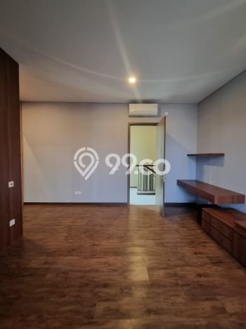 Rumah Mewah LB 195m2 Siap Huni Desain Elegan di BSD, Tangerang Rumah Mewah LB 195m2 Siap Huni Desain Elegan di BSD, Tangerang