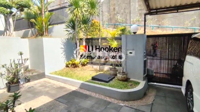 Kesempatan Memiliki Rumah LT 510m² / LB 275m² di Lokasi Strategis Candi Golf, Semarang Kesempatan Memiliki Rumah LT 510m² / LB 275m² di Lokasi Strategis Candi Golf, Semarang